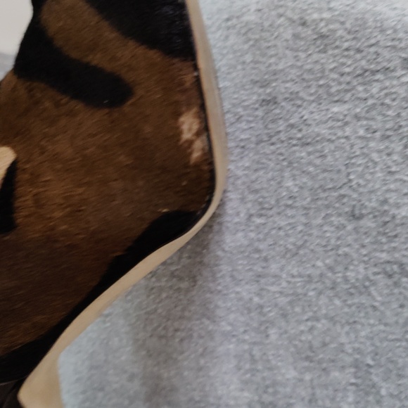 Michael Kors 2 tone brown size 8 beautiful ankle high boot. - Picture 8 of 10